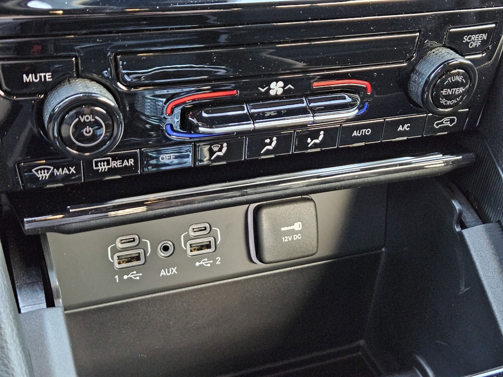 2025 Jeep Grand Cherokee GRAND CHEROKEE LAREDO 4X4