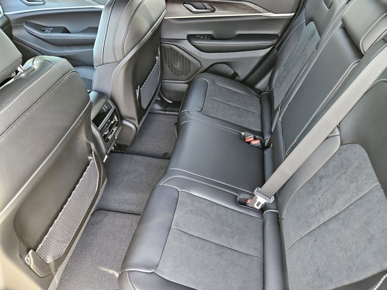 2026 Jeep Grand Cherokee GRAND CHEROKEE ALTITUDE 4X4