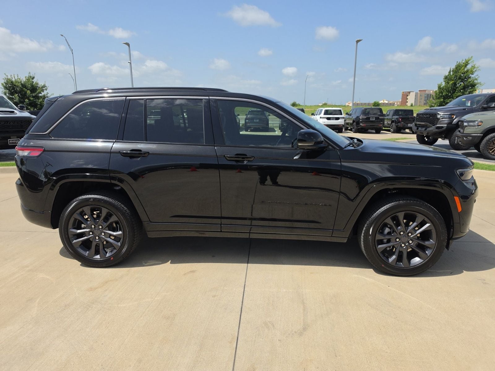 2026 Jeep Grand Cherokee GRAND CHEROKEE LIMITED RESERVE 4X4