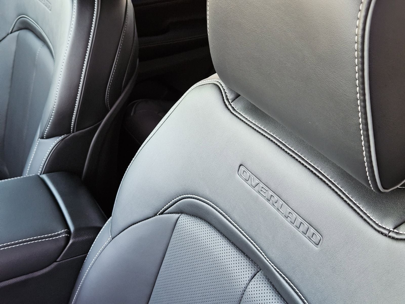 2025 Jeep Grand Cherokee GRAND CHEROKEE OVERLAND 4X4