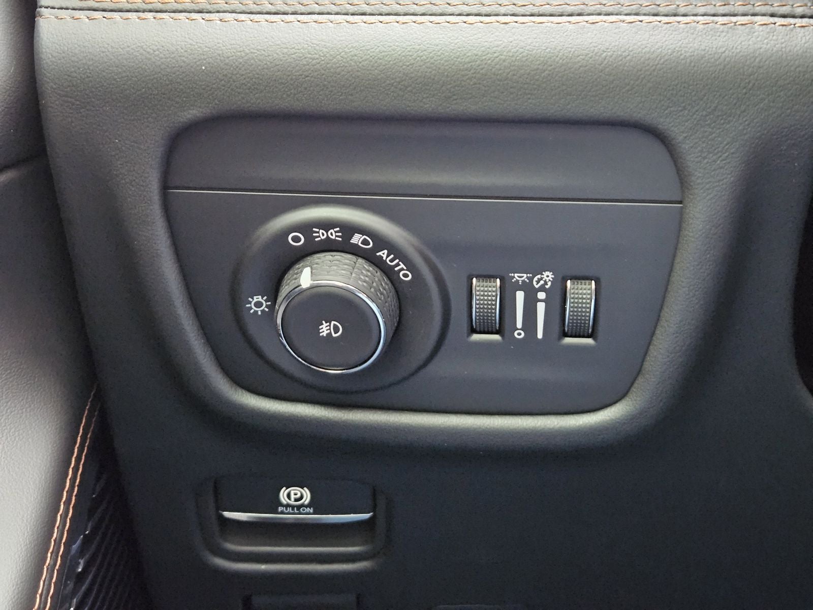 2025 Jeep Grand Cherokee GRAND CHEROKEE SUMMIT RESERVE 4X4