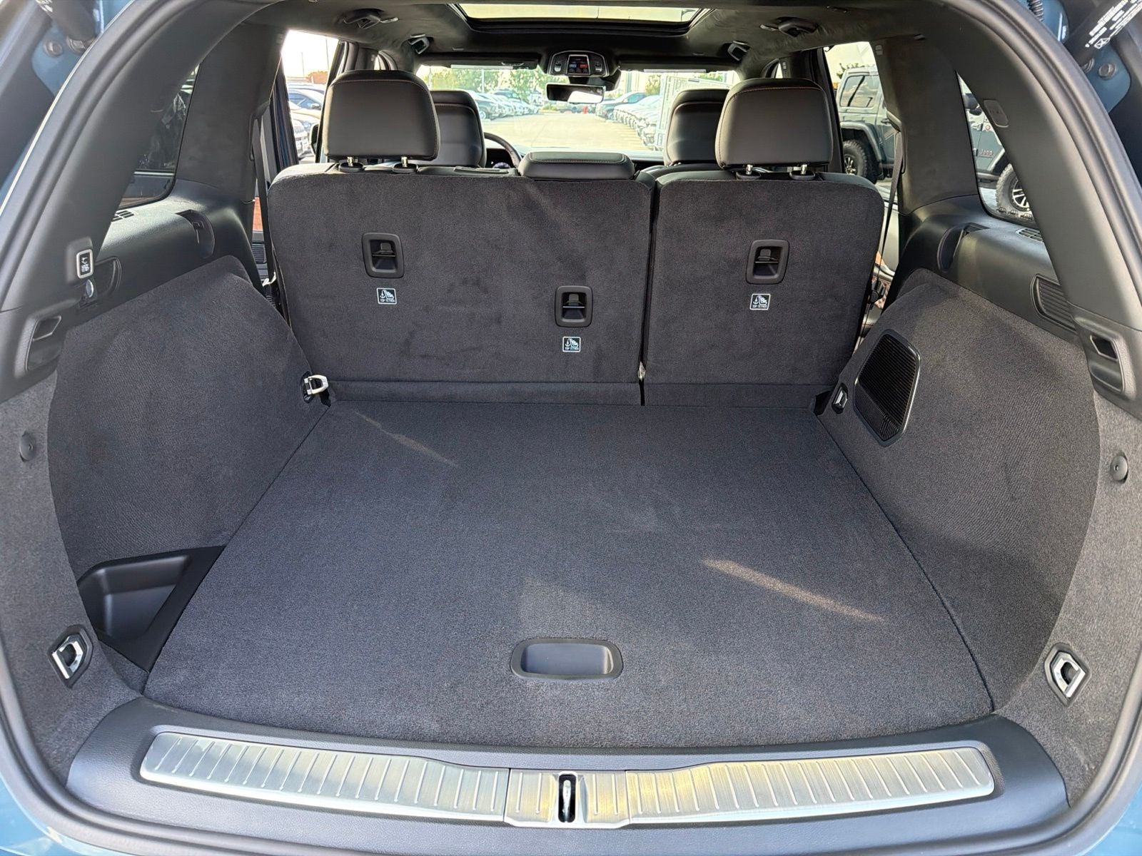 2027 Jeep Grand Cherokee Summit InStock