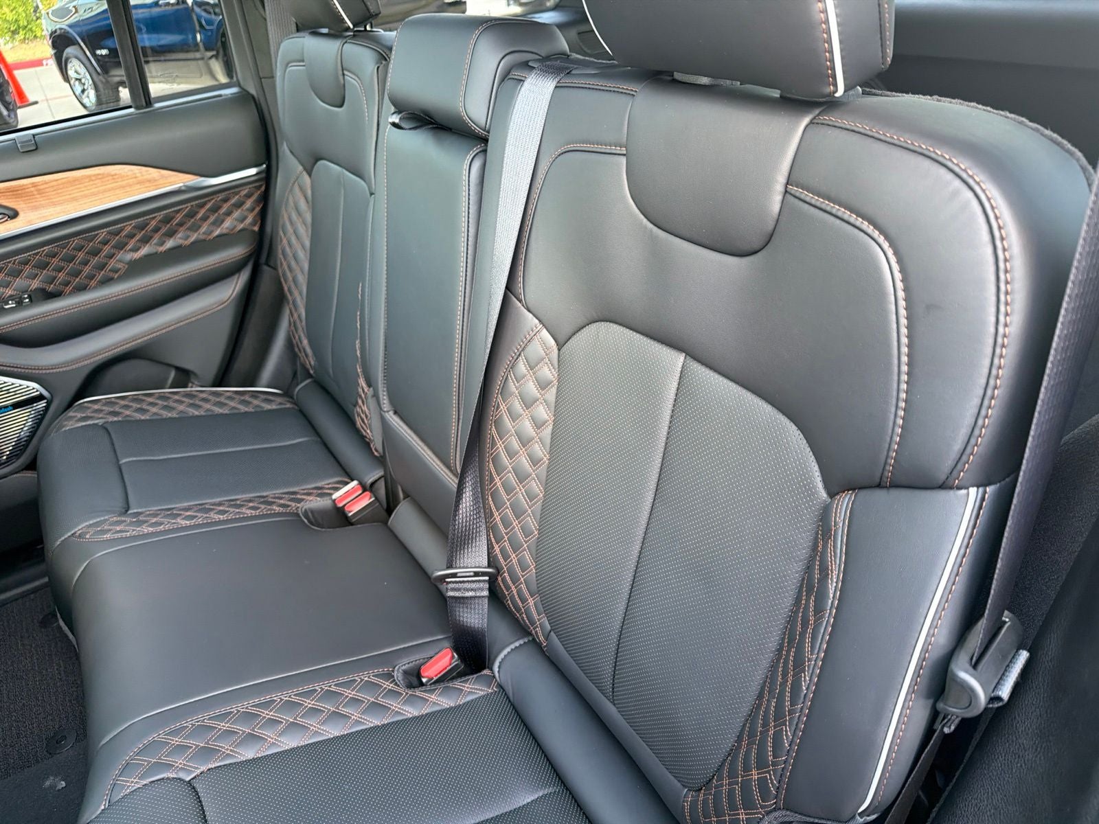 2027 Jeep Grand Cherokee Summit