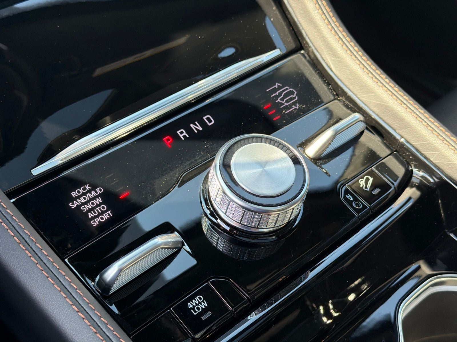 2027 Jeep Grand Cherokee Summit
