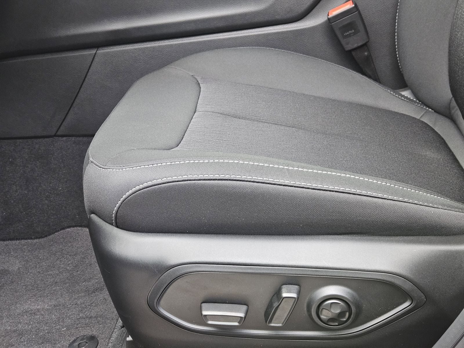 2025 Jeep Grand Cherokee L GRAND CHEROKEE L LAREDO X 4X2