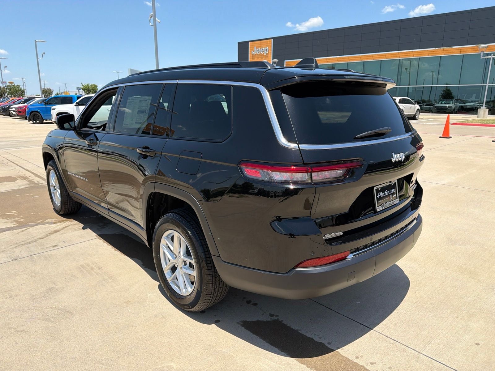 2026 Jeep Grand Cherokee L GRAND CHEROKEE L LAREDO X 4X2