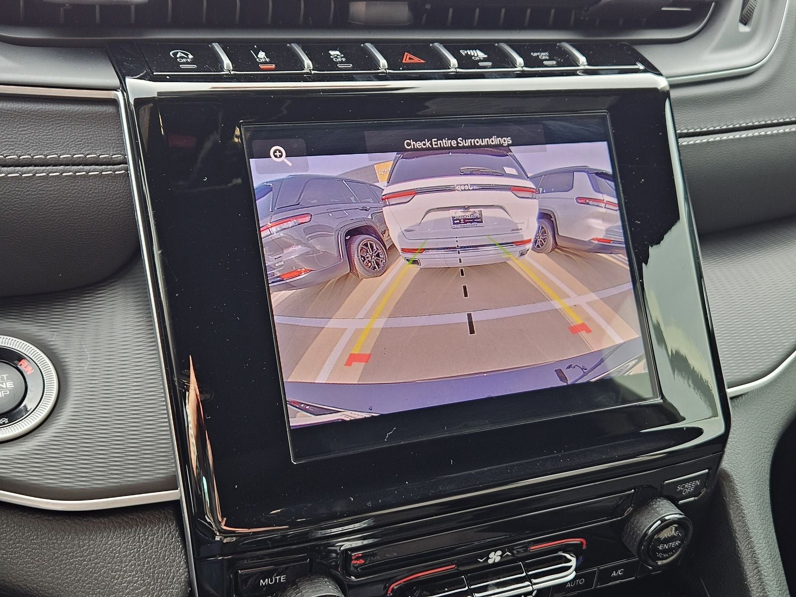 2025 Jeep Grand Cherokee L GRAND CHEROKEE L LAREDO X 4X2