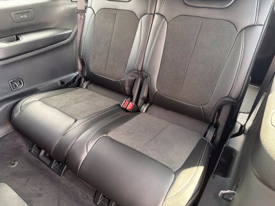 2027 Jeep Grand Cherokee L GRAND CHEROKEE L LAREDO ALTITUDE 4X2