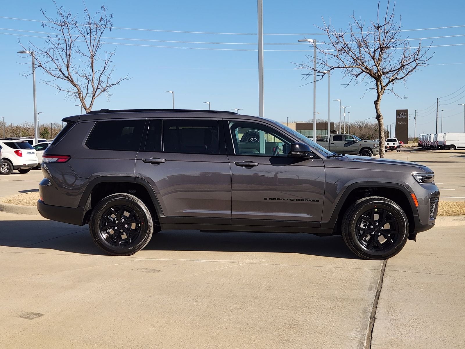2026 Jeep Grand Cherokee L GRAND CHEROKEE L LAREDO ALTITUDE 4X2