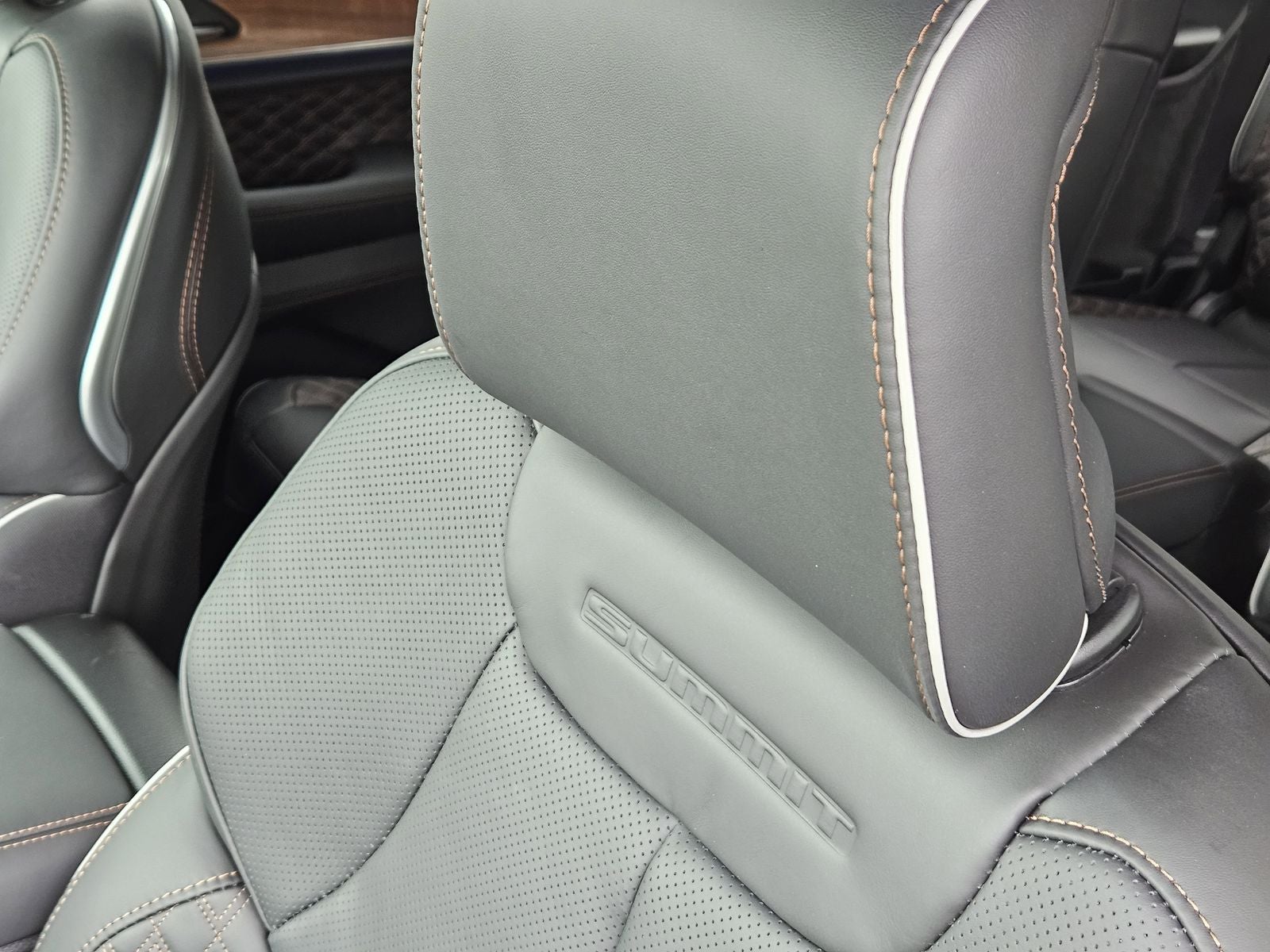 2026 Jeep Grand Cherokee L GRAND CHEROKEE L SUMMIT 4X4