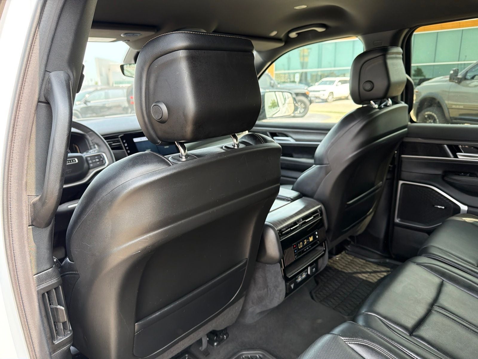 2024 Jeep Wagoneer Series II 4x2