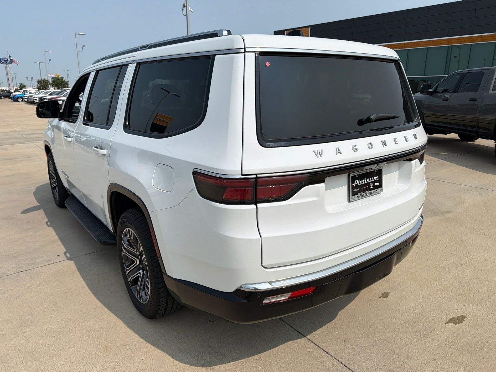 2024 Jeep Wagoneer Series II 4x2