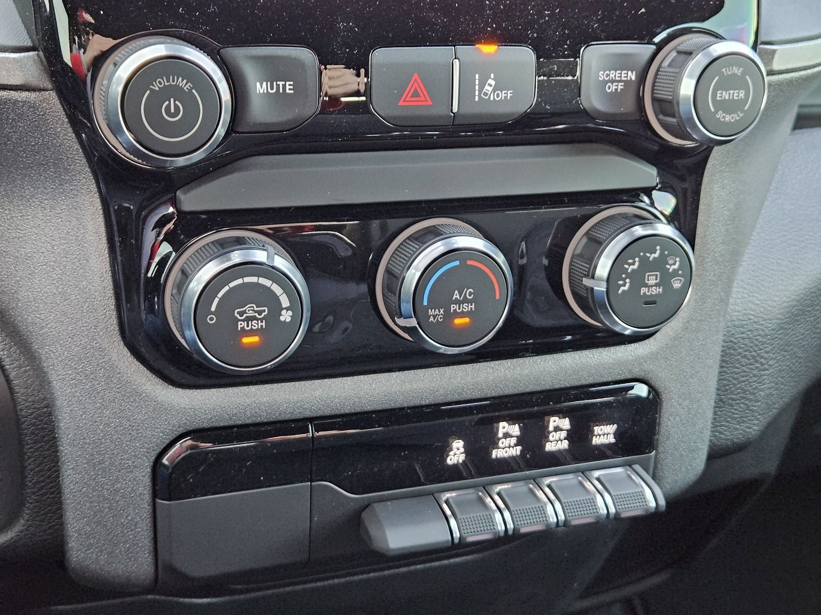 2026 RAM Ram 1500 RAM 1500 EXPRESS CREW CAB 4X2 5'7' BOX