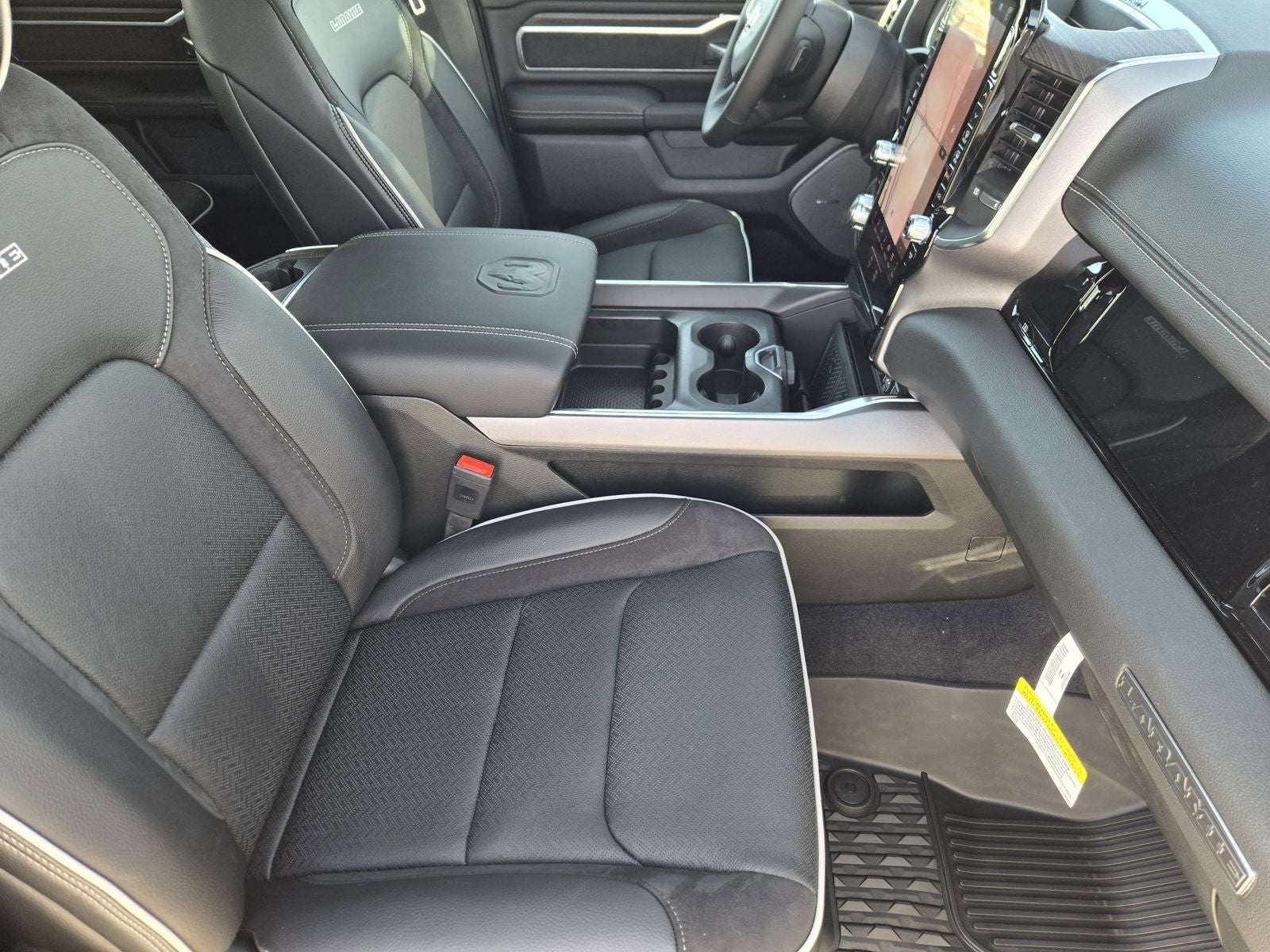 2026 RAM Ram 1500 RAM 1500 LARAMIE CREW CAB 4X2 5'7' BOX