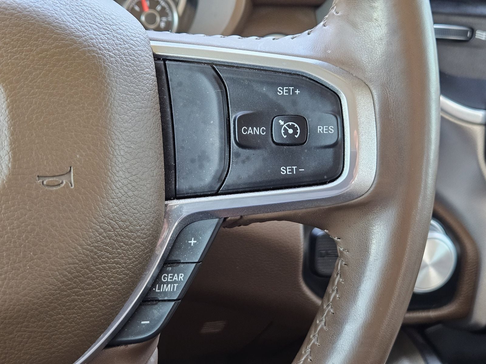 2021 RAM Ram 1500 Laramie Crew Cab 4x2 5'7' Box