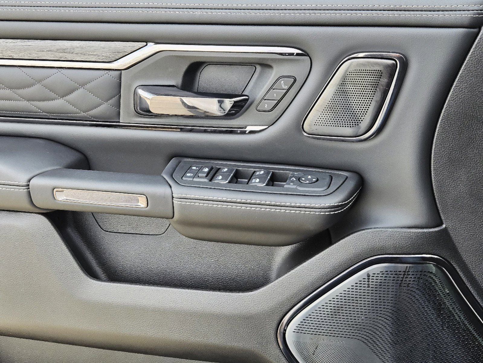 2025 RAM Ram 1500 RAM 1500 LIMITED CREW CAB 4X4 5'7' BOX