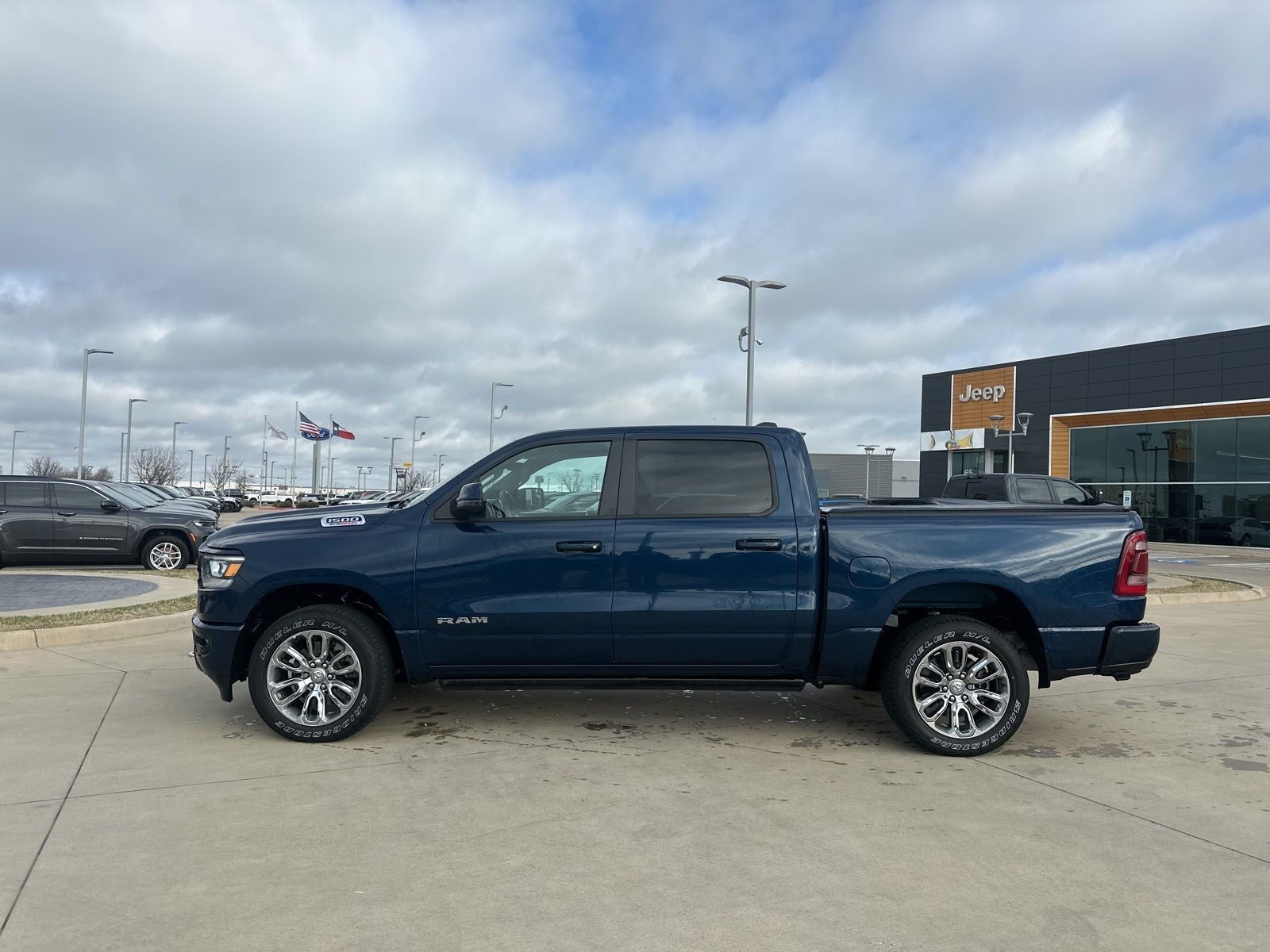 2023 RAM Ram 1500 Laramie Crew Cab 4x4 5'7' Box