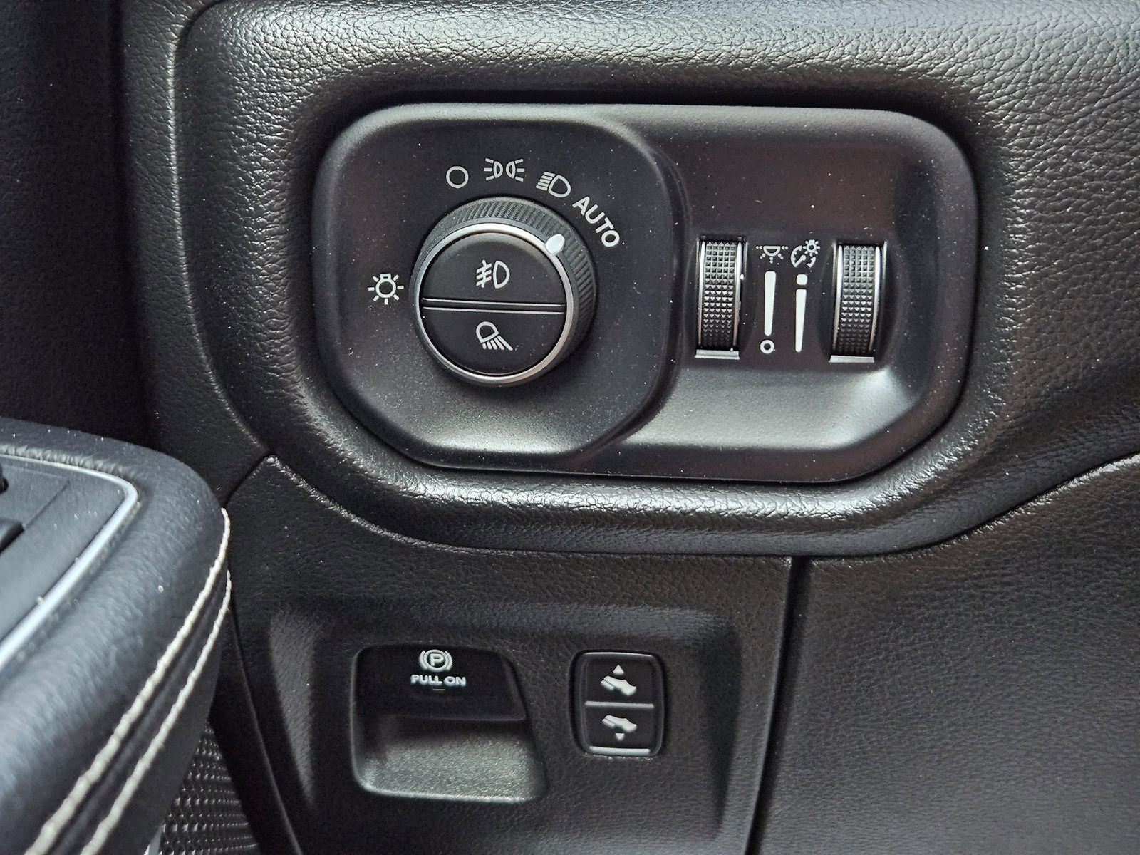 2023 RAM Ram 1500 Laramie Crew Cab 4x4 5'7' Box