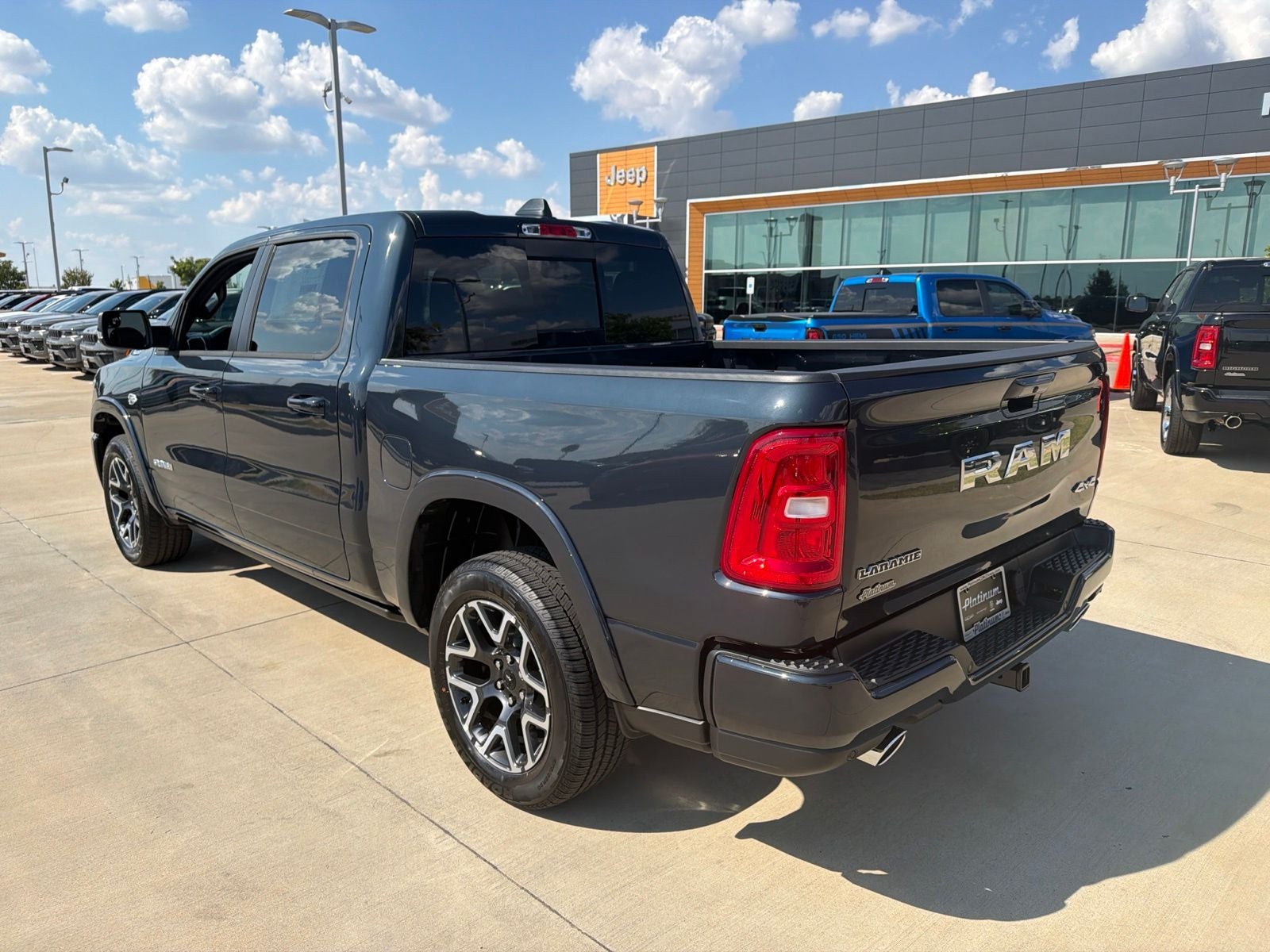 2026 RAM Ram 1500 RAM 1500 LARAMIE CREW CAB 4X4 5'7' BOX