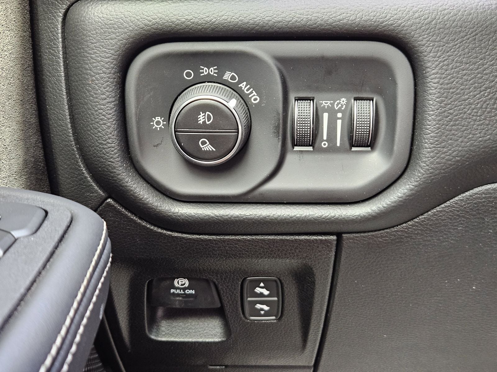 2026 RAM Ram 1500 RAM 1500 RHO CREW CAB 4X4 5'7' BOX