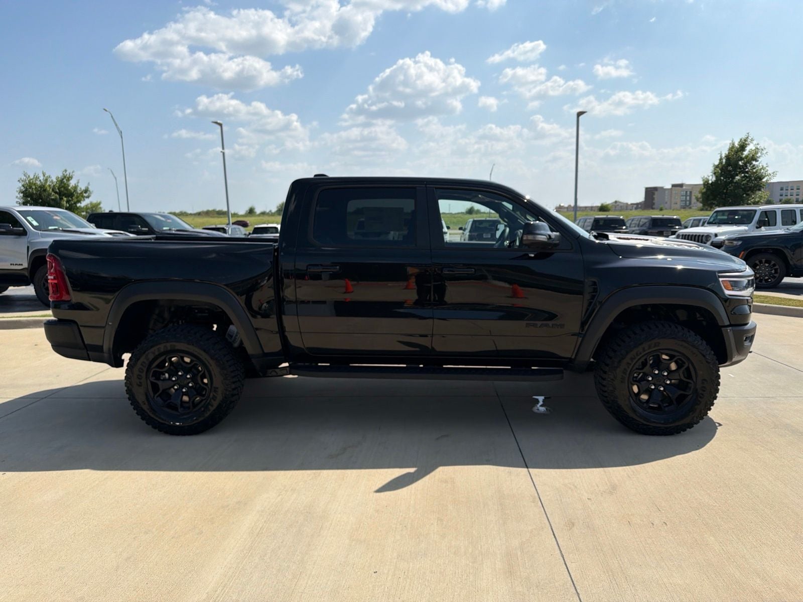 2026 RAM Ram 1500 RAM 1500 RHO CREW CAB 4X4 5'7' BOX