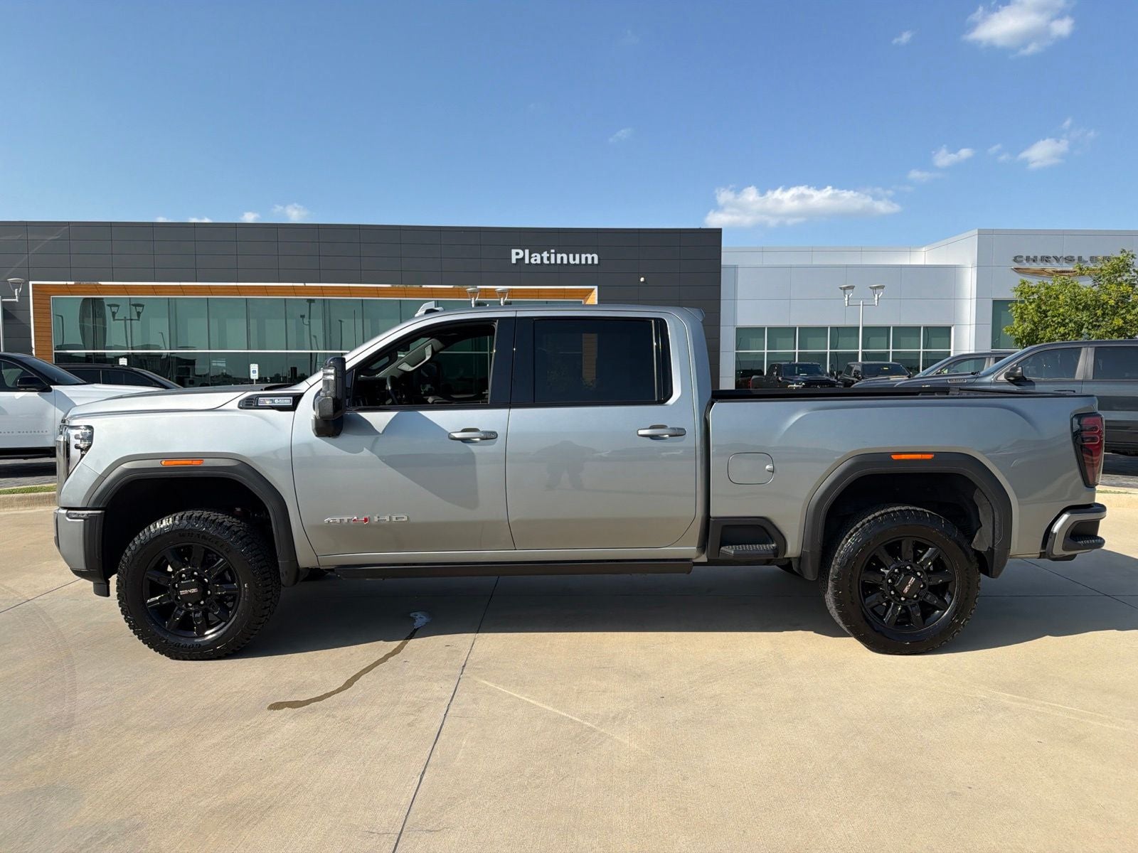 2024 GMC Sierra 2500HD 4WD Crew Cab Standard Bed AT4