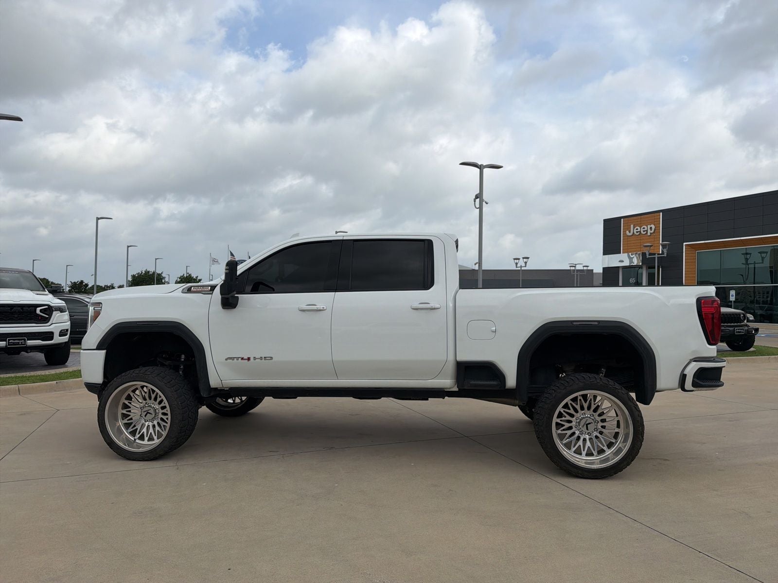 2023 GMC Sierra 2500HD 4WD Crew Cab Standard Bed AT4