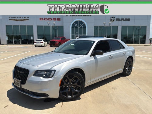 2023 Chrysler 300 Touring