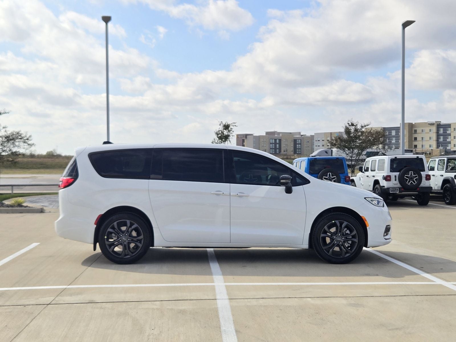 2026 Chrysler Pacifica PACIFICA SELECT AWD