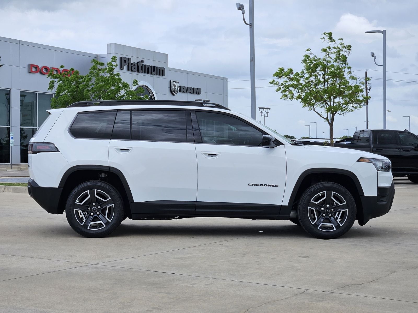 2026 Jeep Cherokee CHEROKEE LAREDO 4X4