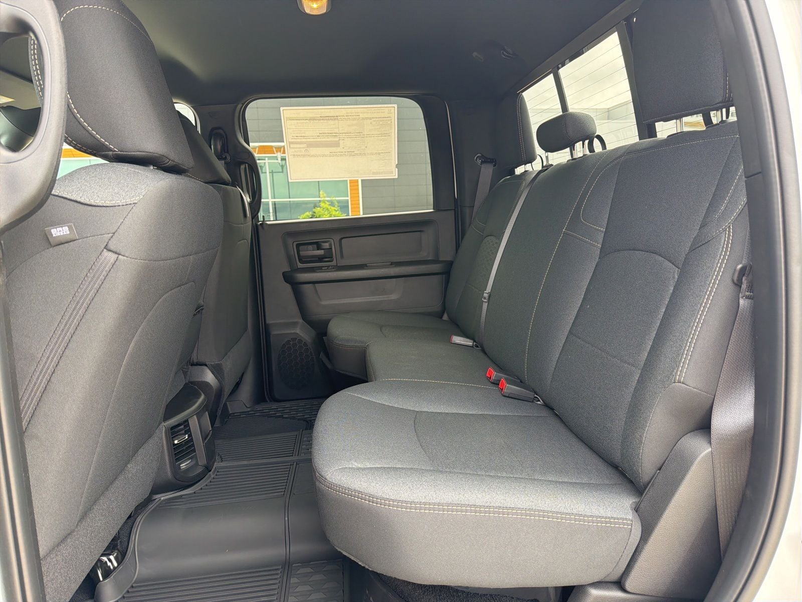 2026 RAM Ram 2500 RAM 2500 BLACK EXPRESS CREW CAB 4X4 6'4' BOX