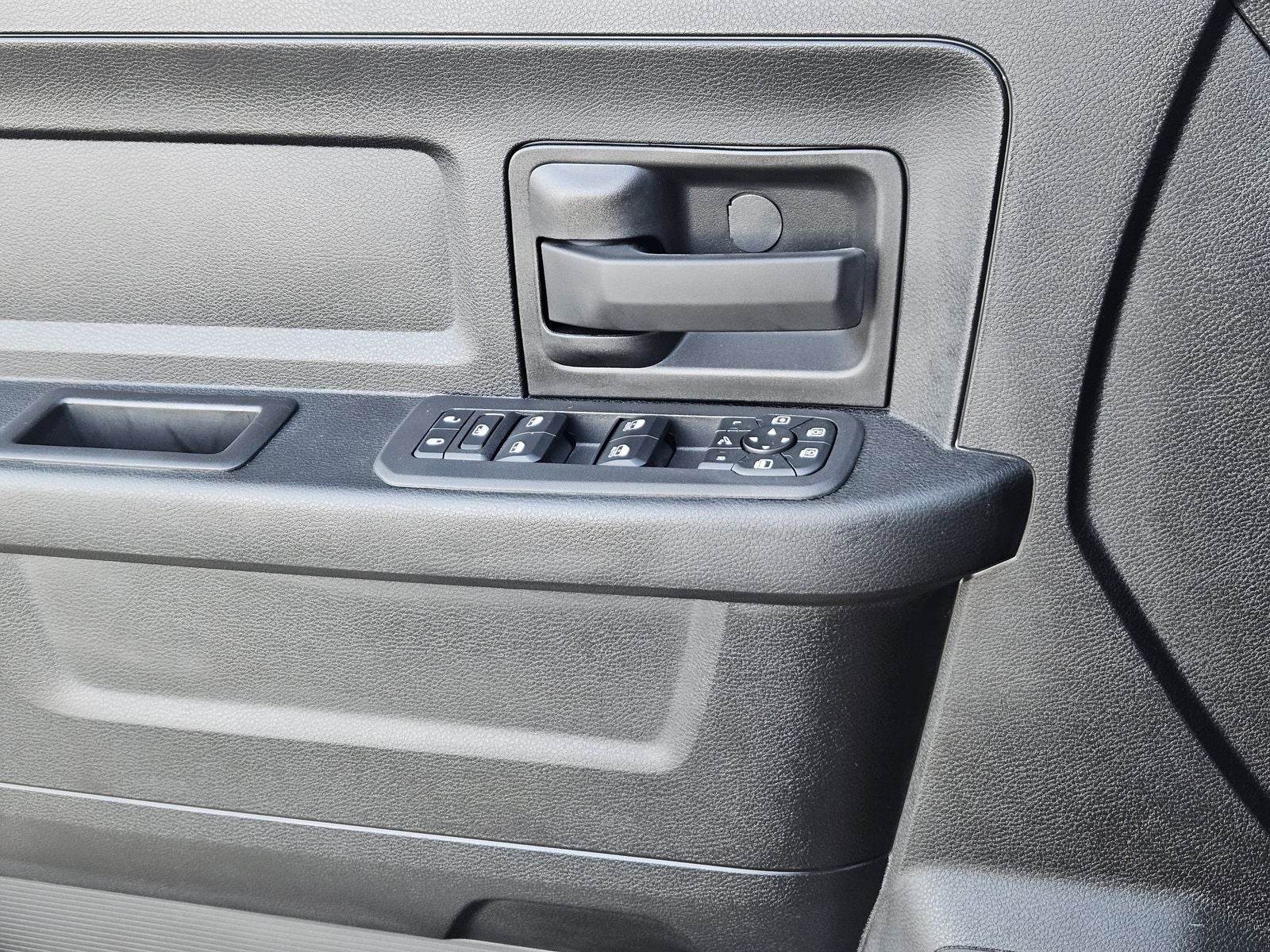 2026 RAM Ram 2500 RAM 2500 BLACK EXPRESS CREW CAB 4X4 6'4' BOX