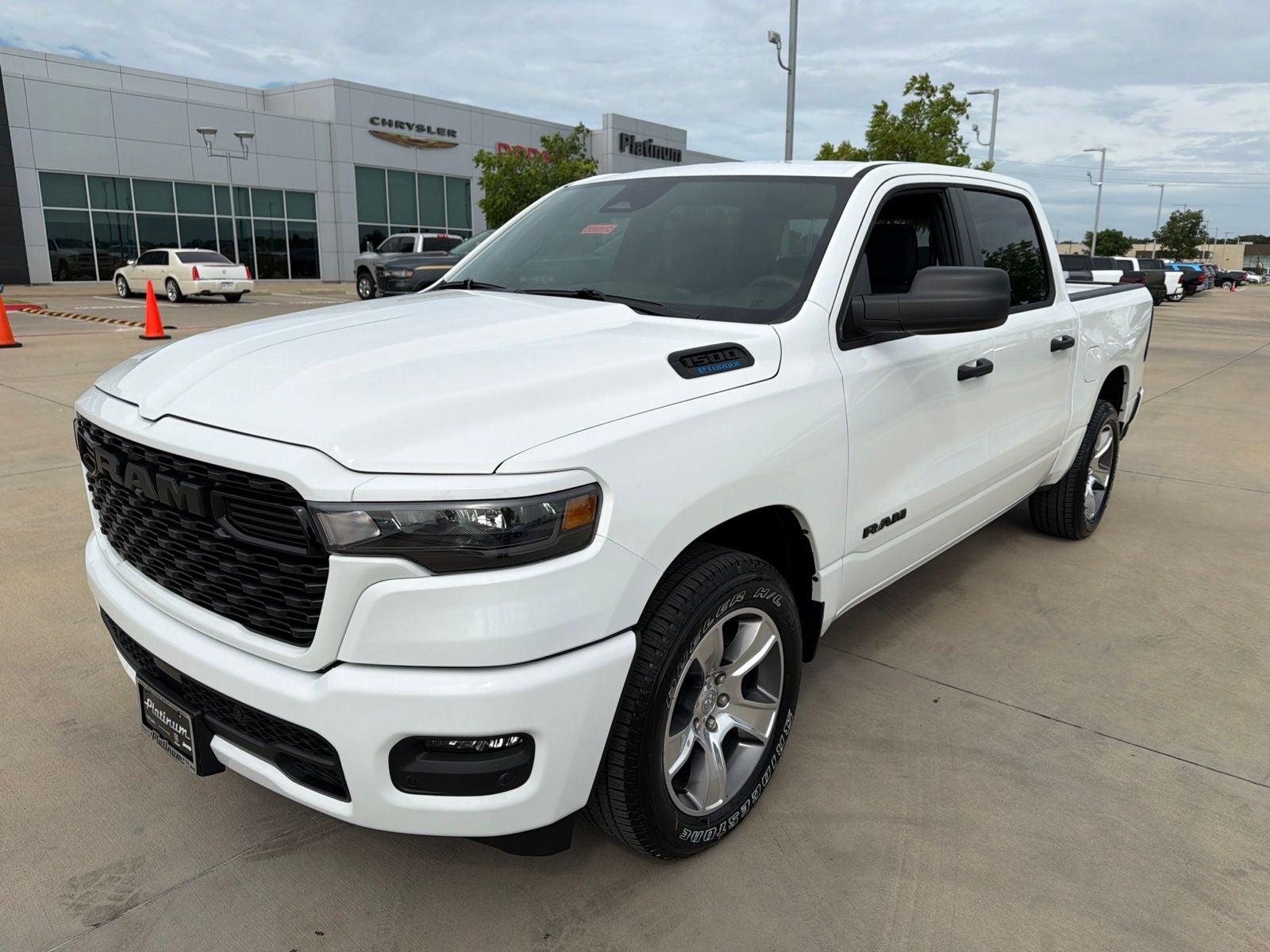 2026 RAM Ram 1500 RAM 1500 EXPRESS CREW CAB 4X2 5'7' BOX