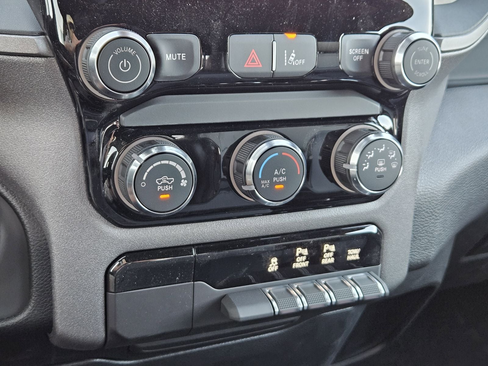 2026 RAM Ram 1500 RAM 1500 TRADESMAN CREW CAB 4X2 5'7' BOX