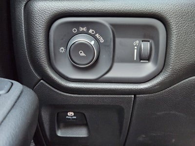 2026 RAM Ram 1500 RAM 1500 TRADESMAN CREW CAB 4X2 5'7' BOX