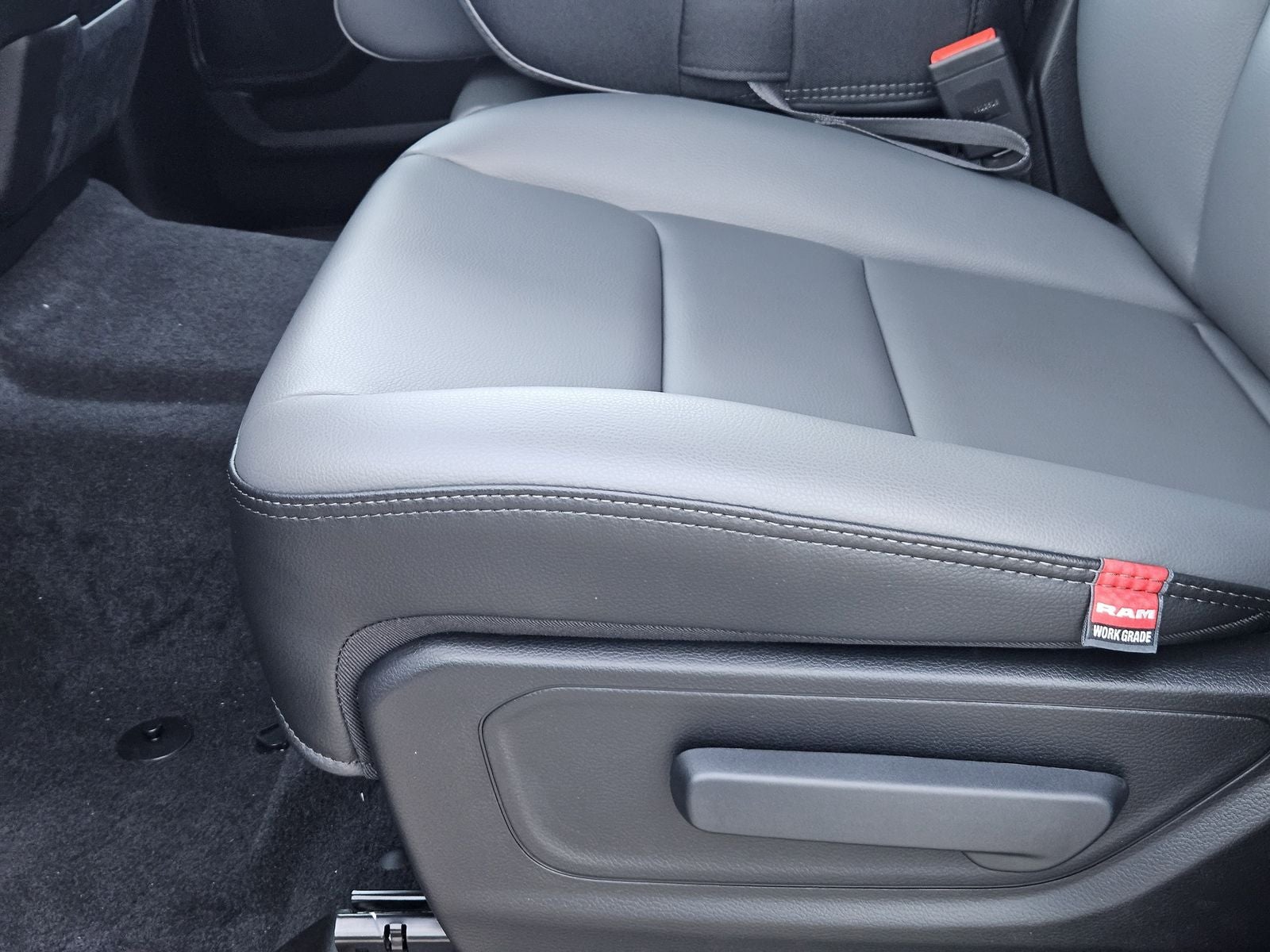 2026 RAM Ram 1500 RAM 1500 TRADESMAN CREW CAB 4X2 5'7' BOX