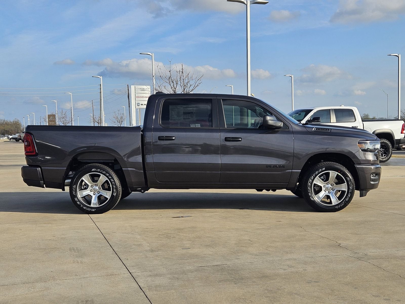 2026 RAM Ram 1500 RAM 1500 EXPRESS CREW CAB 4X2 5'7' BOX