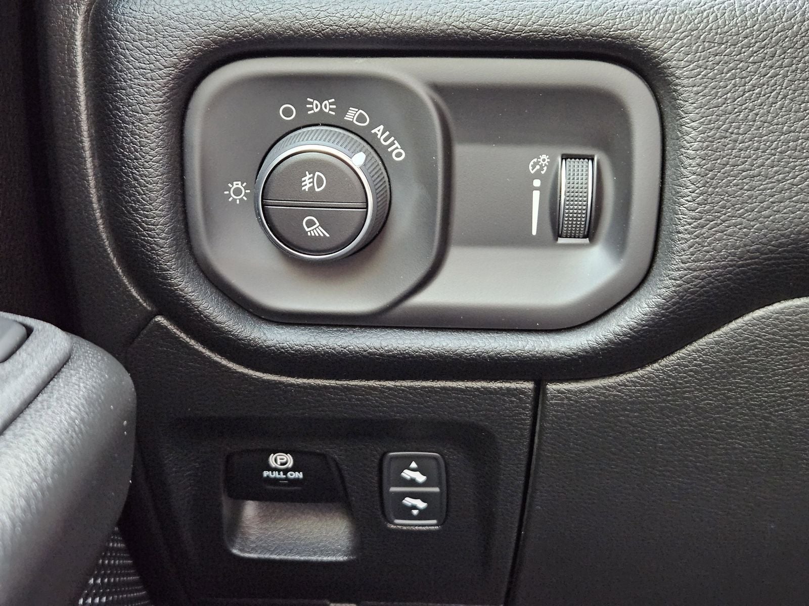 2025 RAM Ram 1500 RAM 1500 BIG HORN CREW CAB 4X4 5'7' BOX