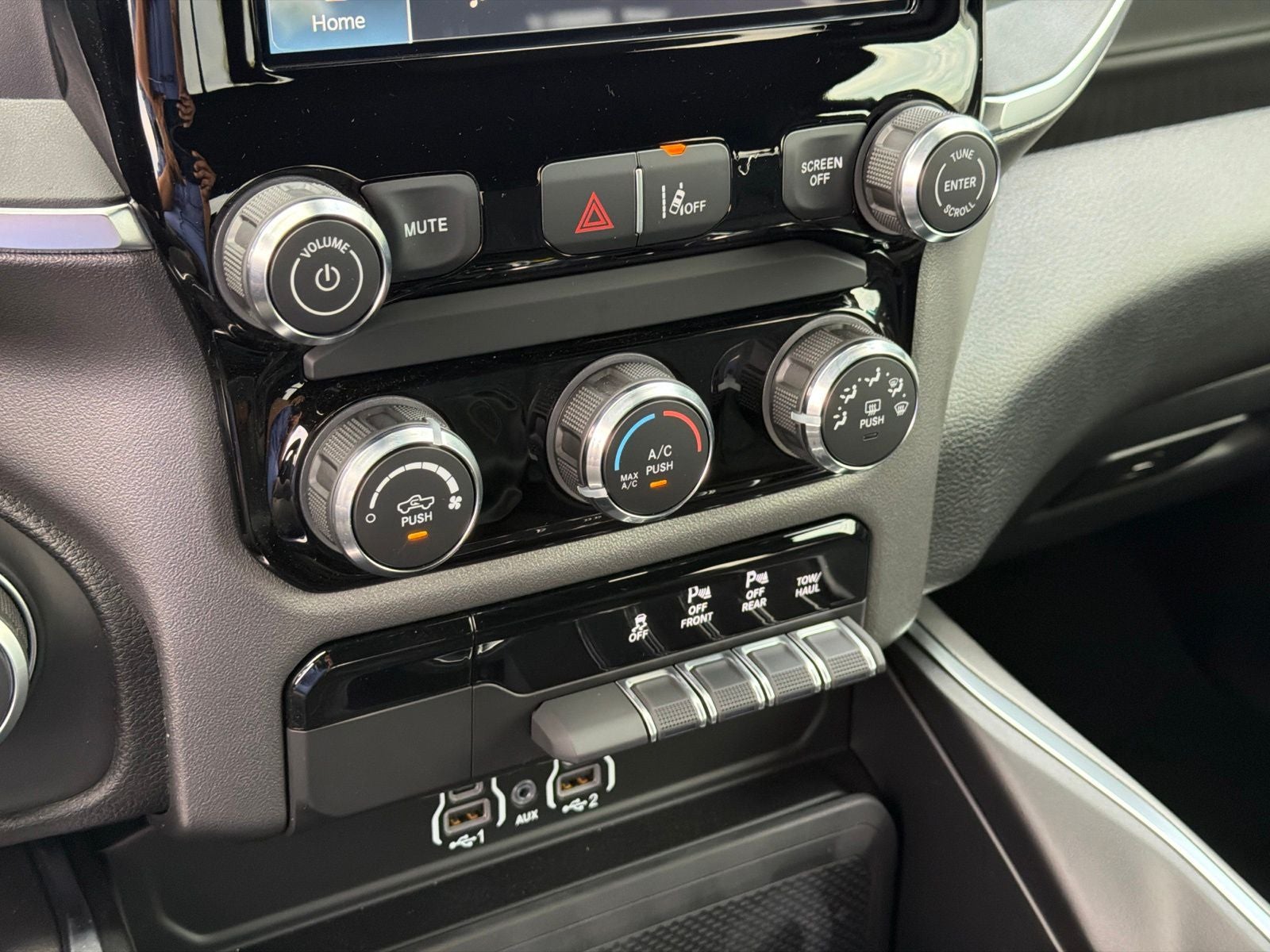 2026 RAM Ram 1500 RAM 1500 EXPRESS CREW CAB 4X4 5'7' BOX