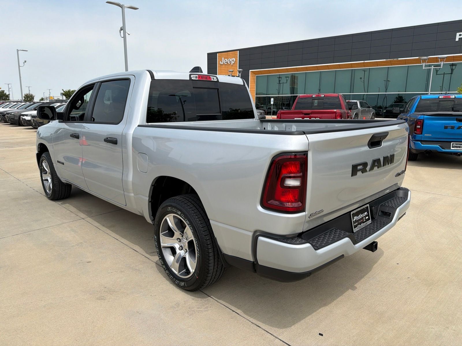 2026 RAM Ram 1500 RAM 1500 EXPRESS CREW CAB 4X4 5'7' BOX
