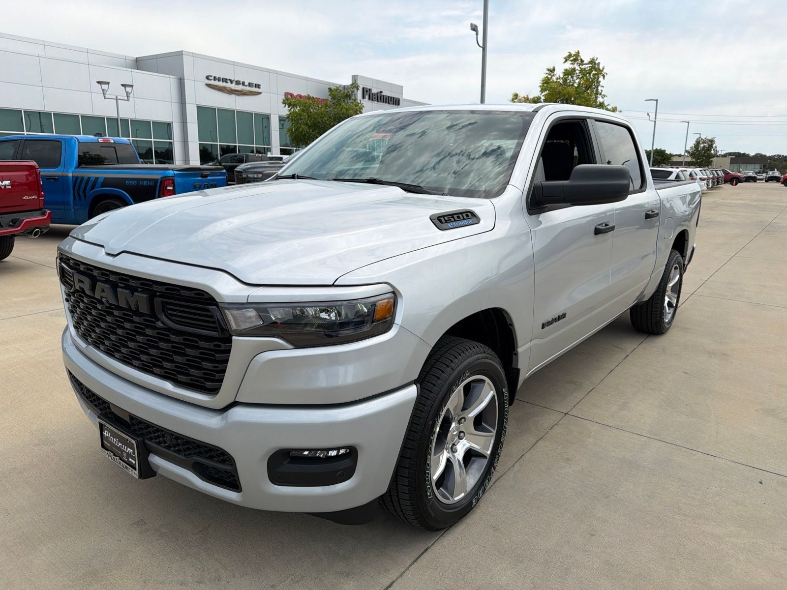 2026 RAM Ram 1500 RAM 1500 EXPRESS CREW CAB 4X4 5'7' BOX