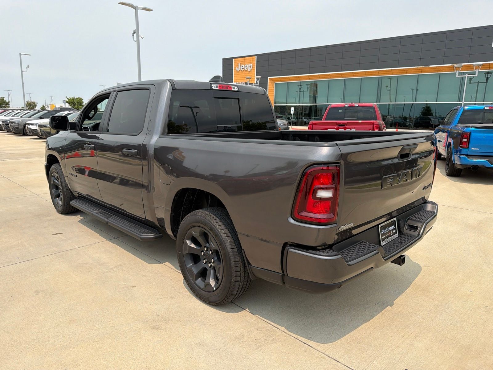 2026 RAM Ram 1500 RAM 1500 EXPRESS CREW CAB 4X4 5'7' BOX