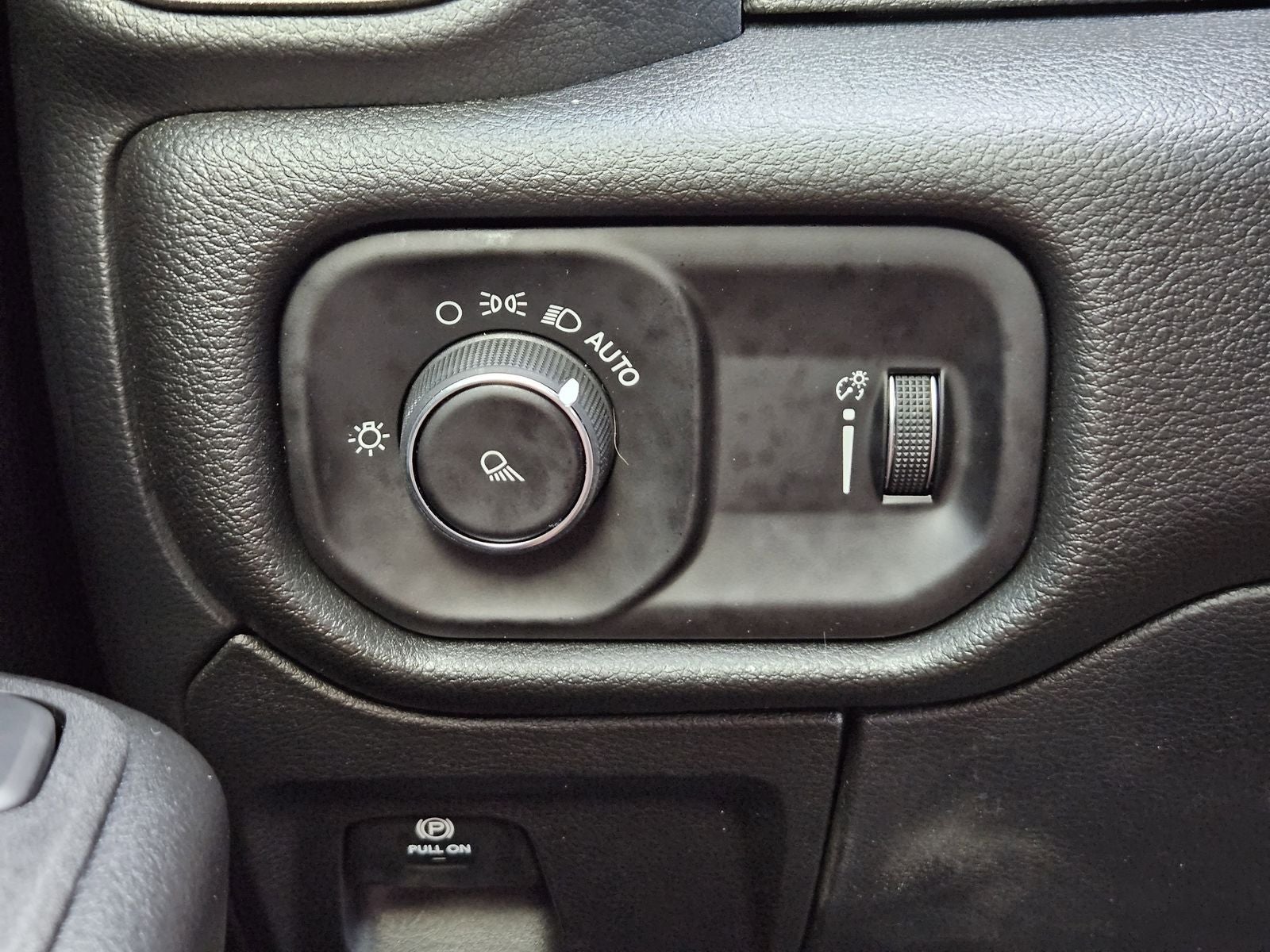 2026 RAM Ram 1500 RAM 1500 TRADESMAN CREW CAB 4X4 5'7' BOX