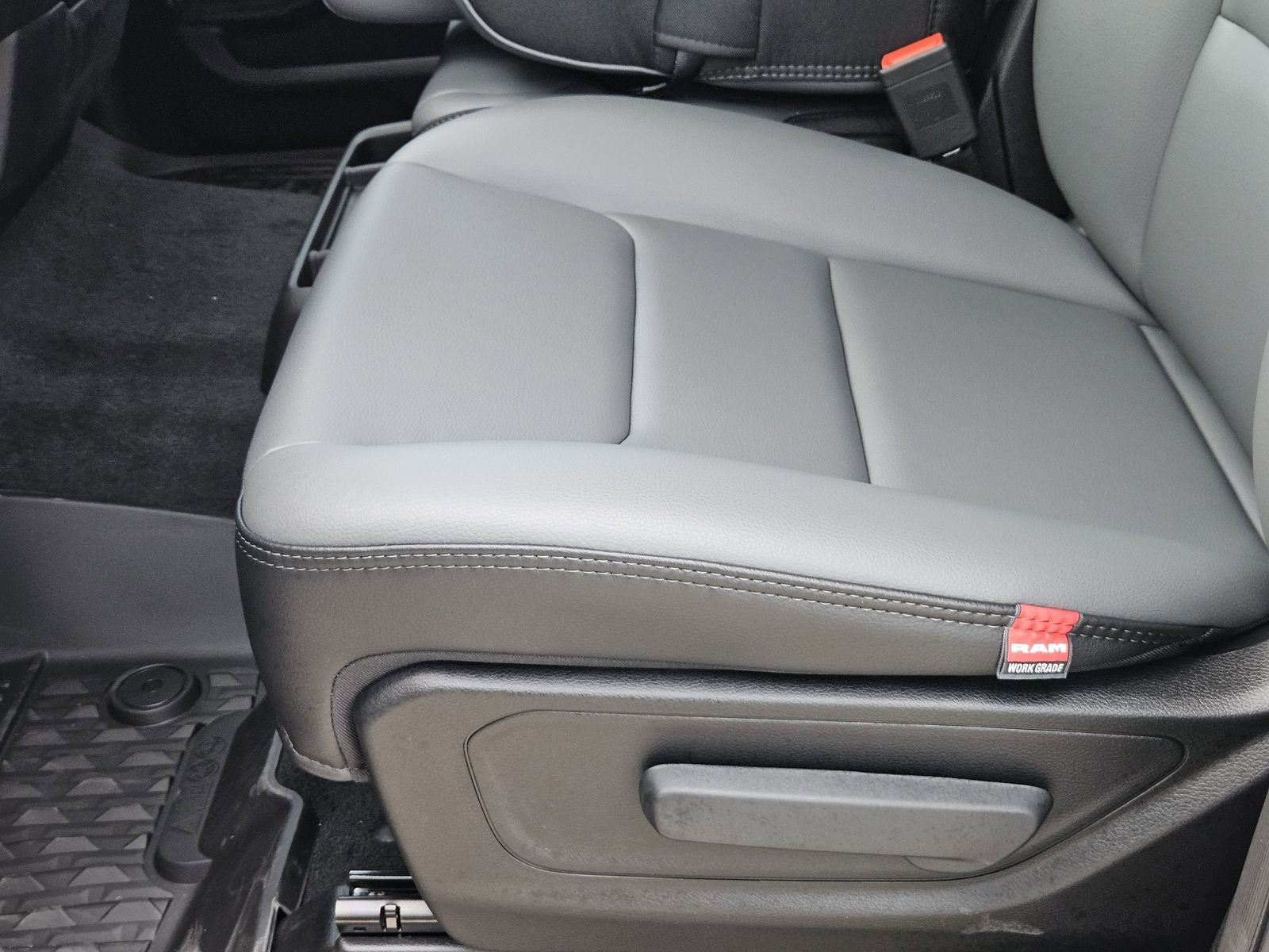 2026 RAM Ram 1500 RAM 1500 TRADESMAN CREW CAB 4X4 5'7' BOX