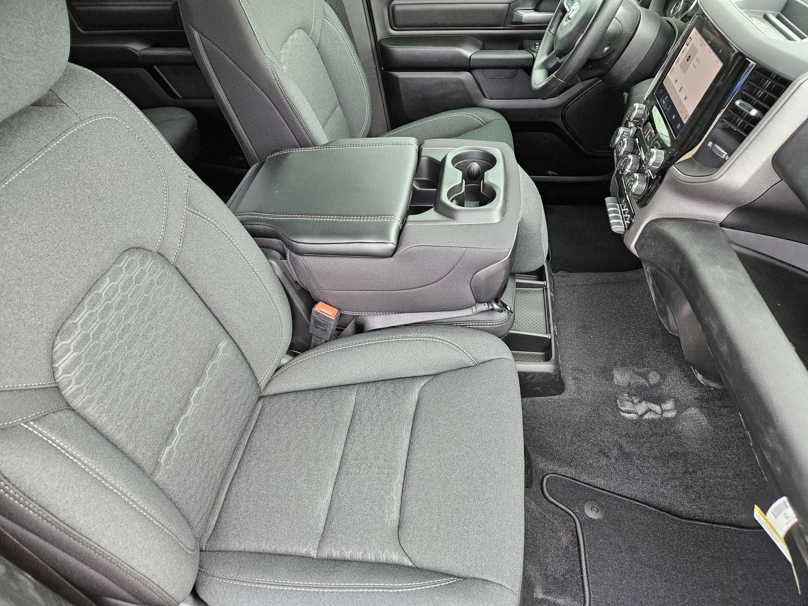 2026 RAM Ram 1500 RAM 1500 TRADESMAN CREW CAB 4X4 5'7' BOX