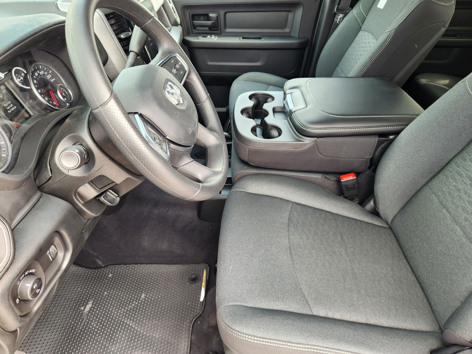 2026 RAM Ram 2500 RAM 2500 BLACK EXPRESS CREW CAB 4X4 6'4' BOX