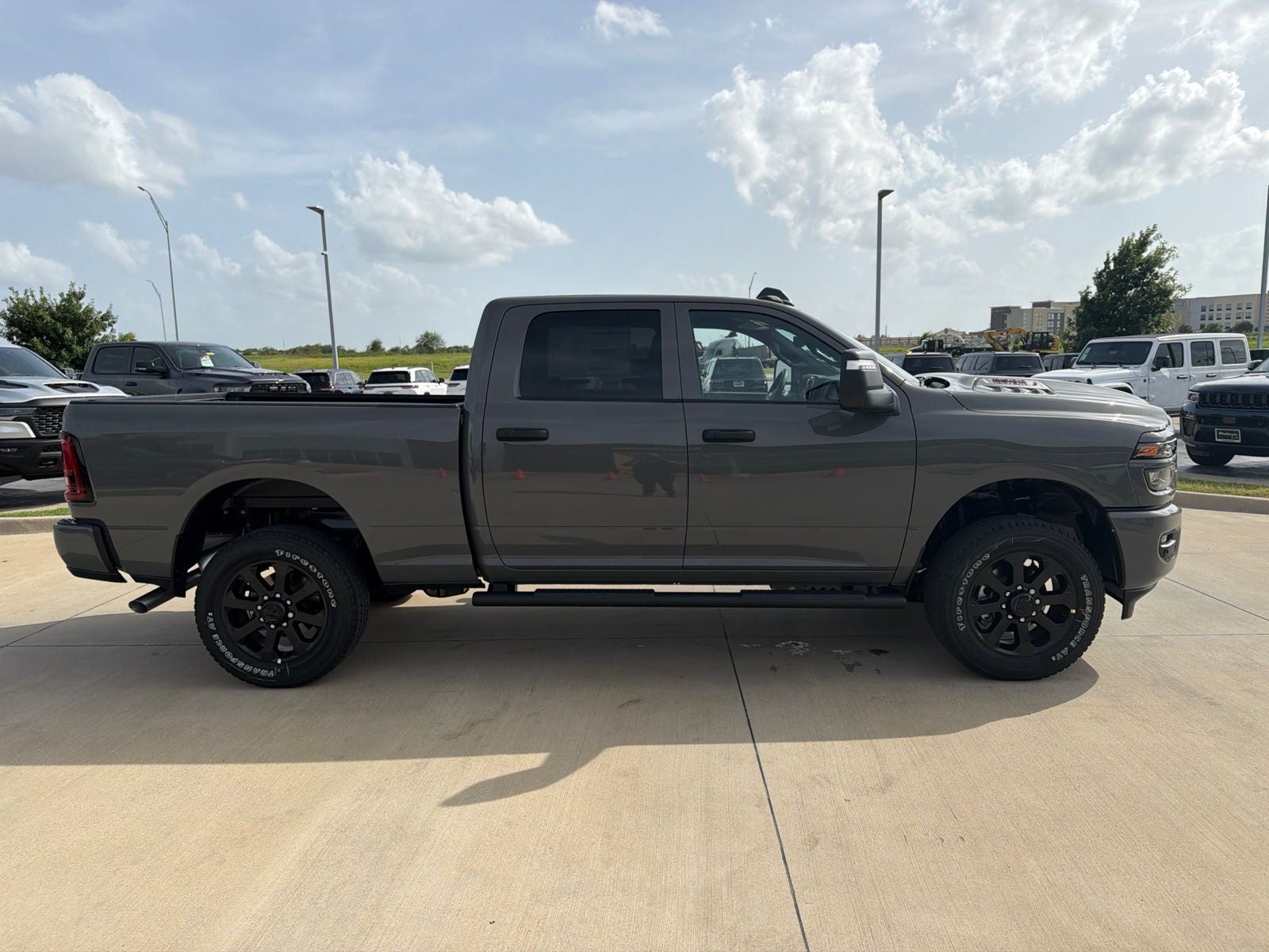 2026 RAM Ram 2500 RAM 2500 BLACK EXPRESS CREW CAB 4X4 6'4' BOX