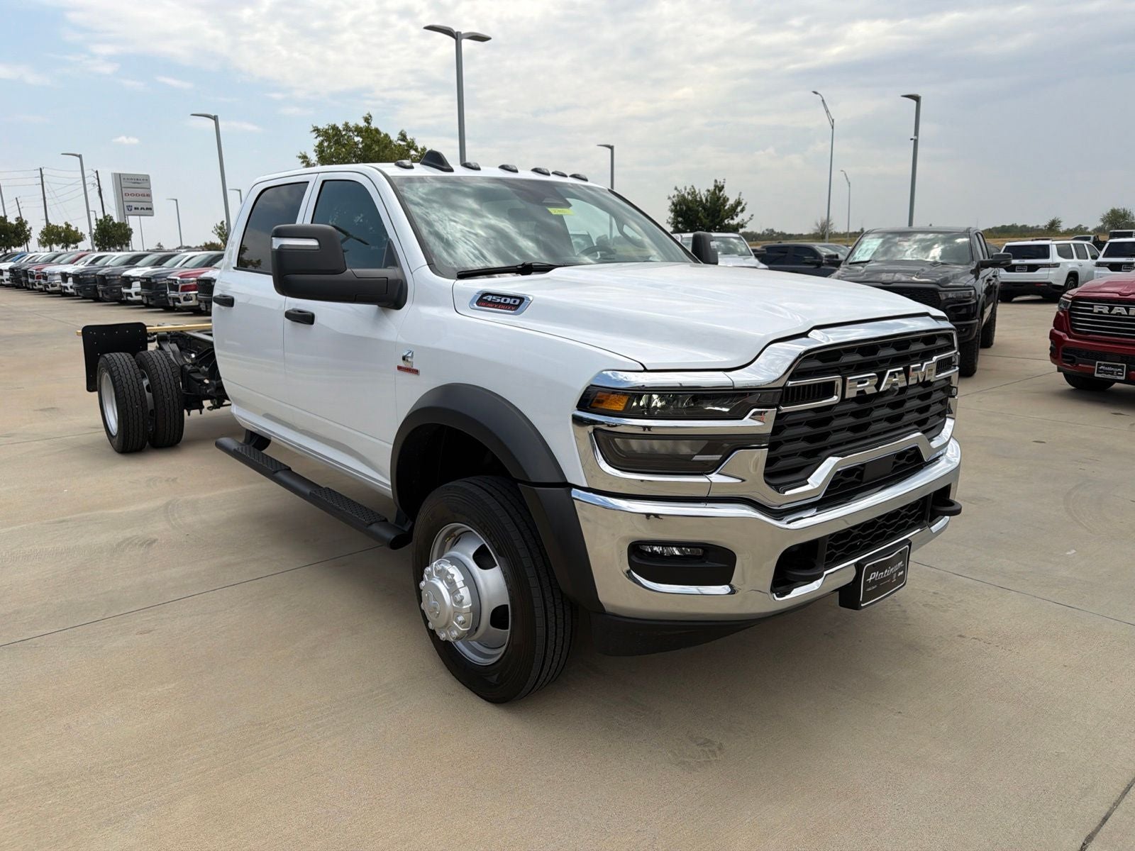 2027 RAM Ram 4500 Chassis Cab RAM 4500 TRADESMAN CHASSIS CREW CAB 4X4 84' CA