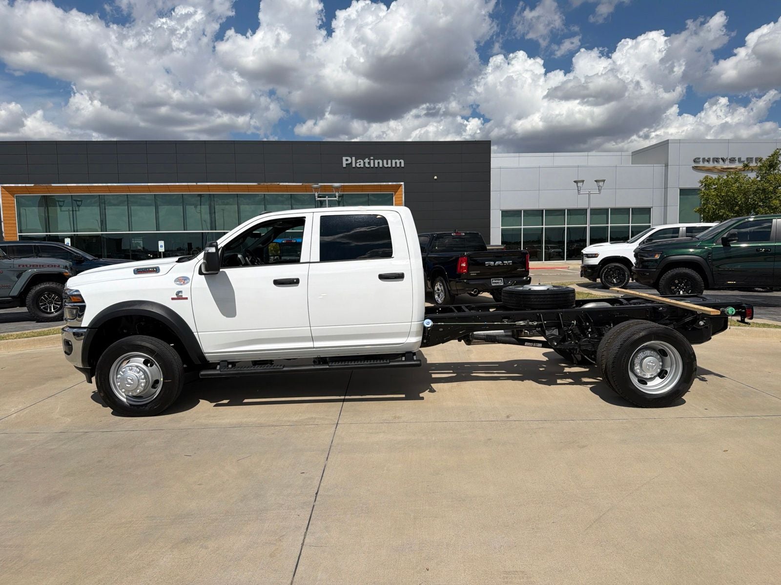 2027 RAM Ram 4500 Chassis Cab RAM 4500 TRADESMAN CHASSIS CREW CAB 4X4 84' CA