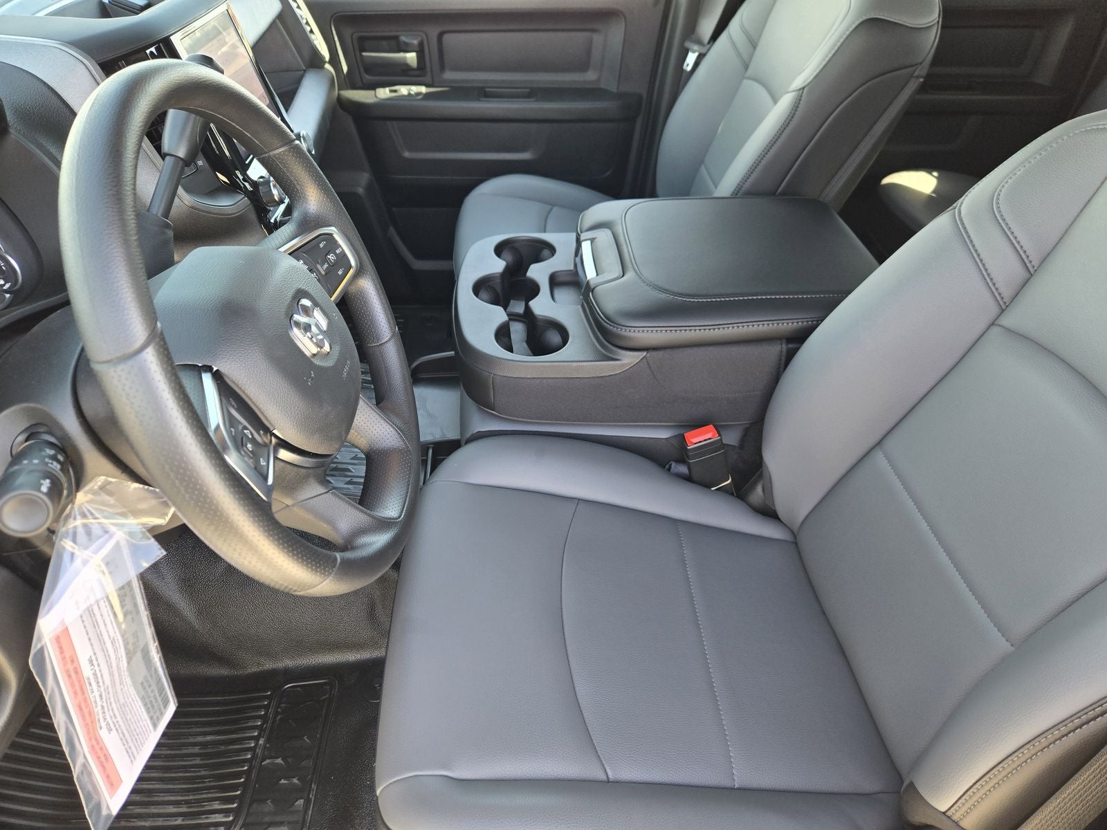 2026 RAM Ram 5500 Chassis Cab RAM 5500 TRADESMAN CHASSIS CREW CAB 4X4 84' CA